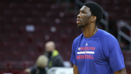  恩比德赛季报销，76人冲击季后赛受阻  