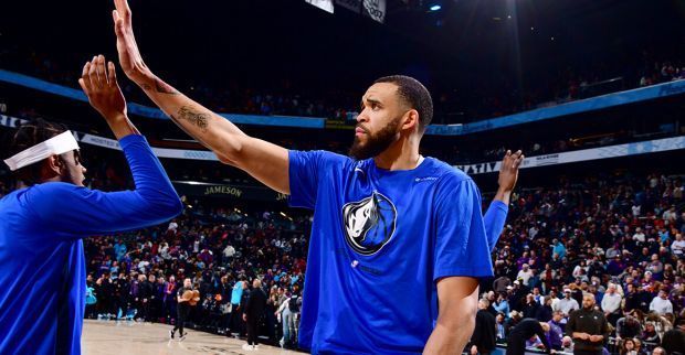  独行侠交易截止日前签下自由球员中锋补强内线  