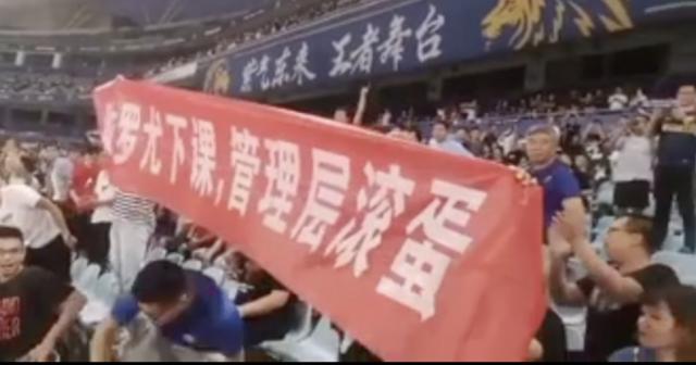  克罗托内提前锁定降级名额，球迷抗议管理层  