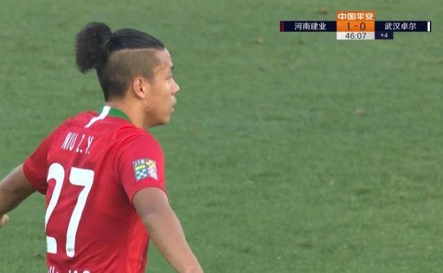  阿森纳青训产品闪耀，小将史密斯·罗锁定主力  